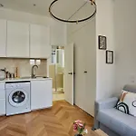 Studio Arc De Triomphe By Studio Prestige
