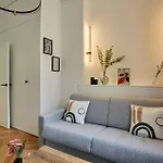 Studio Arc De Triomphe By Studio Prestige